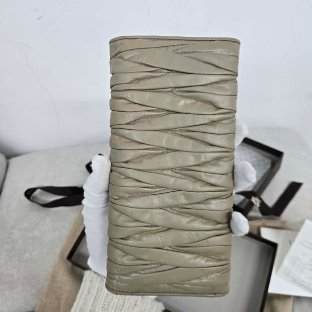 [보증서 정품] 미우미우 마테라쎄 장지갑