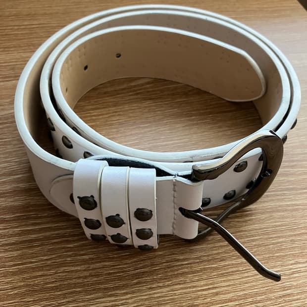 white stud belt