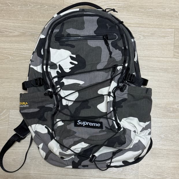 슈프림 25ss 카모 백팩