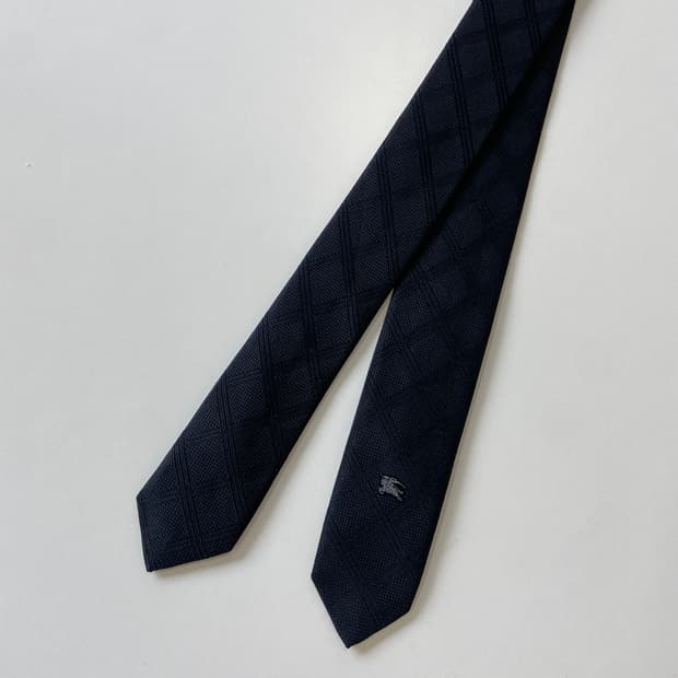 버버리 심플로고 정품 명품 슬림 블랙넥타이 (Burberrys)