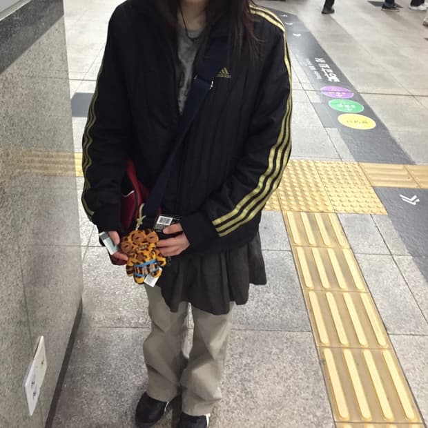 아디다스 누빔 패딩