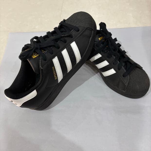 아디다스 슈퍼스타 검흰 240