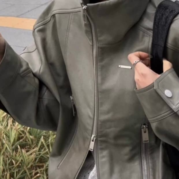 트리밍버드 하이넥레더자켓 판매해요