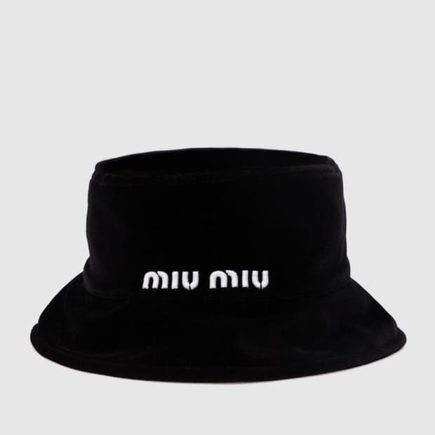 S 텍달린 새상품 정품 미우미우 miu miu 로고 벨벳 버킷햇 모자 캡