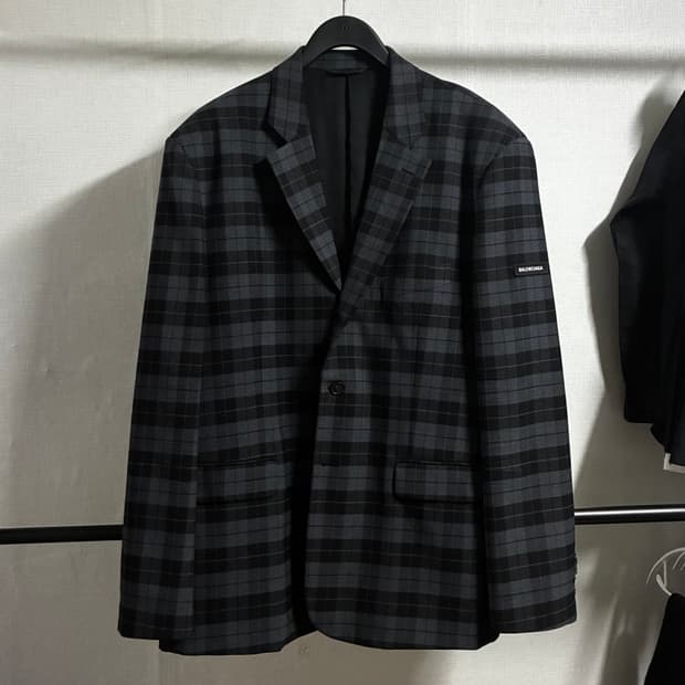 [48] 발렌시아가 19FW 타탄 체크 패치 블레이저 자켓