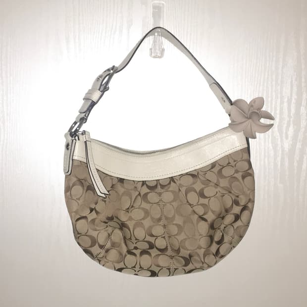 Coach beige signature hobo shoulder bag