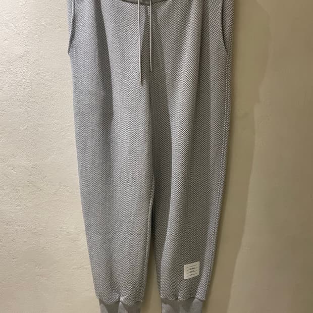 톰브라운 패턴 팬츠