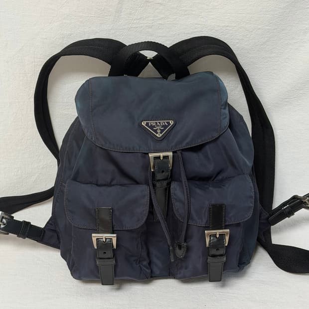 정품 프라다 포코노 나일론 투포켓 백팩 네이비 스몰