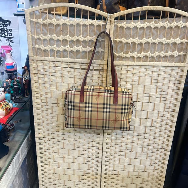 정품 버버리 노바체크 숄더백 팝니다