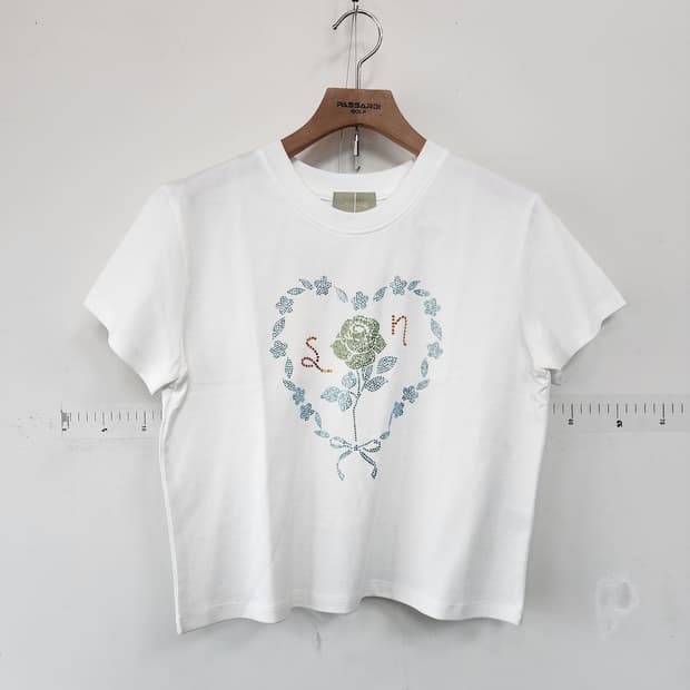 시눈 글리터링 화이트 반팔 티셔츠