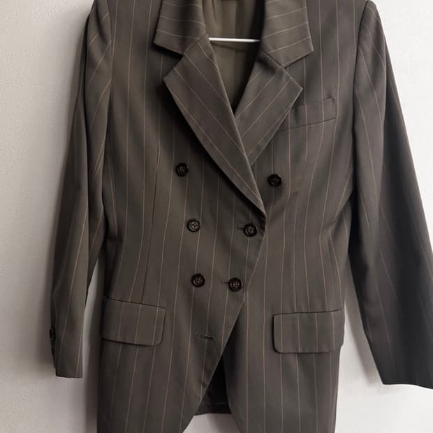 미스끌로에 핀 스트라이프 자켓