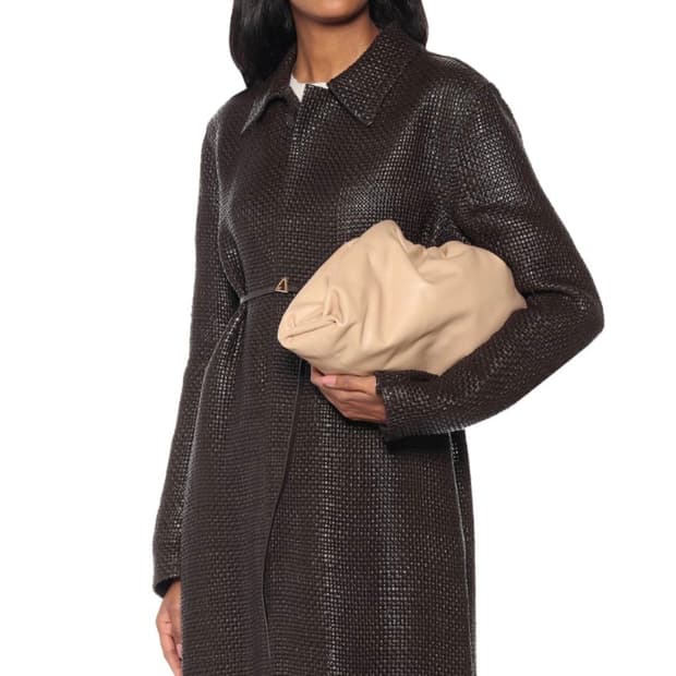 보테가베네타 더 숄더 파우치 라지 정품 (베이지)