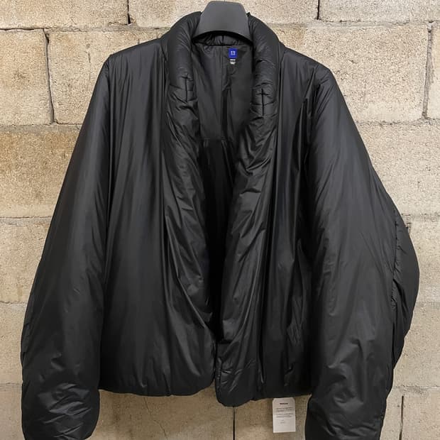 이지 갭 발렌시아가 라운드 패딩 자켓