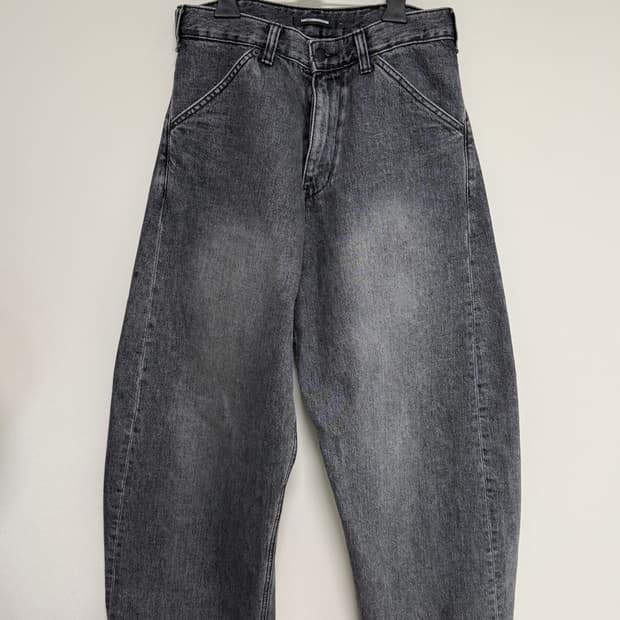 해칭룸 와이드 커브진 (워시드 블랙)