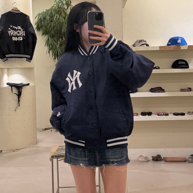 뉴에라 뉴욕 양키스 빅로고 사틴 바시티 점퍼 U328