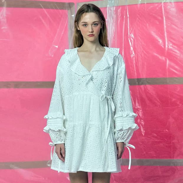 아이아이(EYEYE) 펀칭 아일렛 랩원피스 프리사이즈