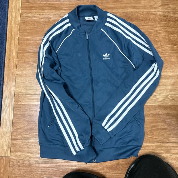 아디다스 트랙탑