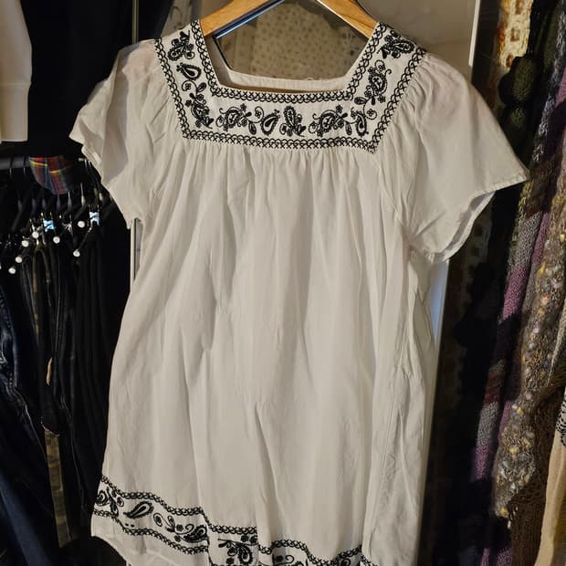 하구미 블랙 모리 멕시칸 자수 블라우스