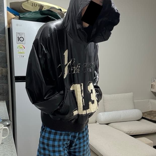 ALA TIANAN 디스트레드 비건 가죽 후디 블랙