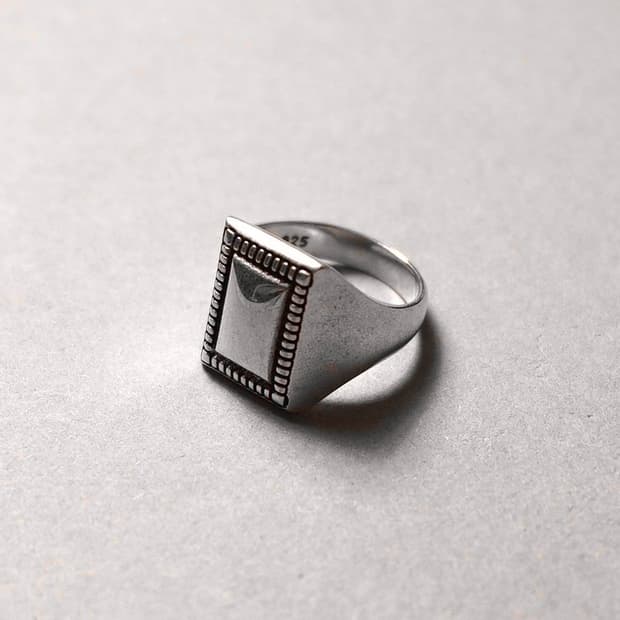 [Beams] Japan XOLO squre ring size 18