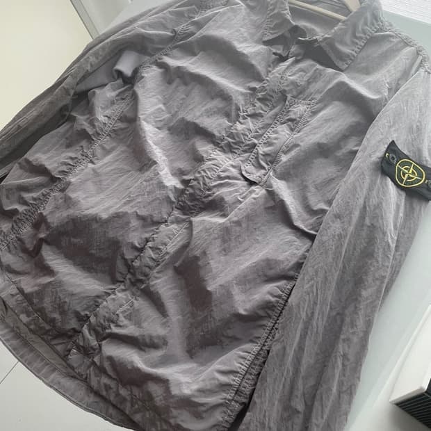 스톤아일랜드 18SS 나일론메탈 오버셔츠 라벤더