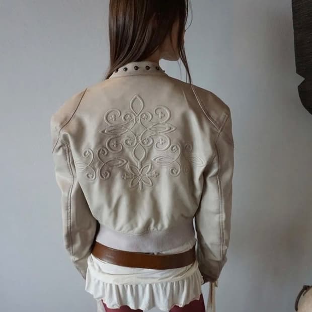 스컬프터 레더 봄버 자켓 아이보리