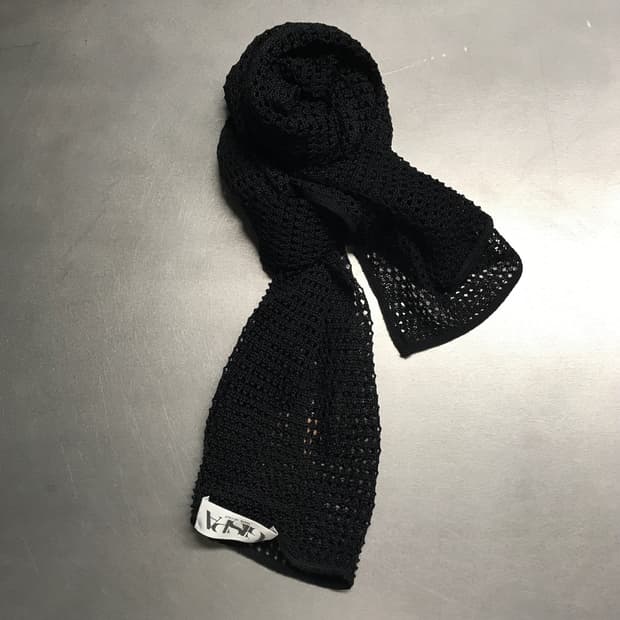 GISPA 펀칭 스카프 블랙