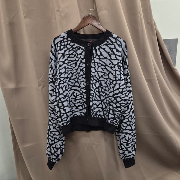 조던 엘리펀트 패턴 가디건 M