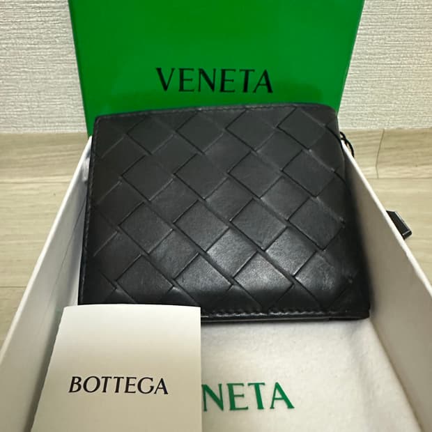 보테가 베네타 인트레치아토 블랙 반지갑