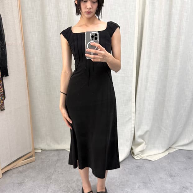 Sybilla(시빌라) 미니멀 블랙 드레스