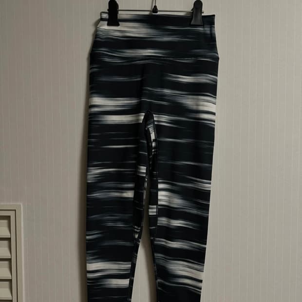 만두카 패턴 레깅스 M 새상품