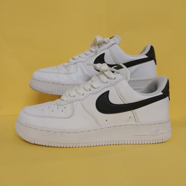 여성 나이키 에어포스1 07 운동화 (235)