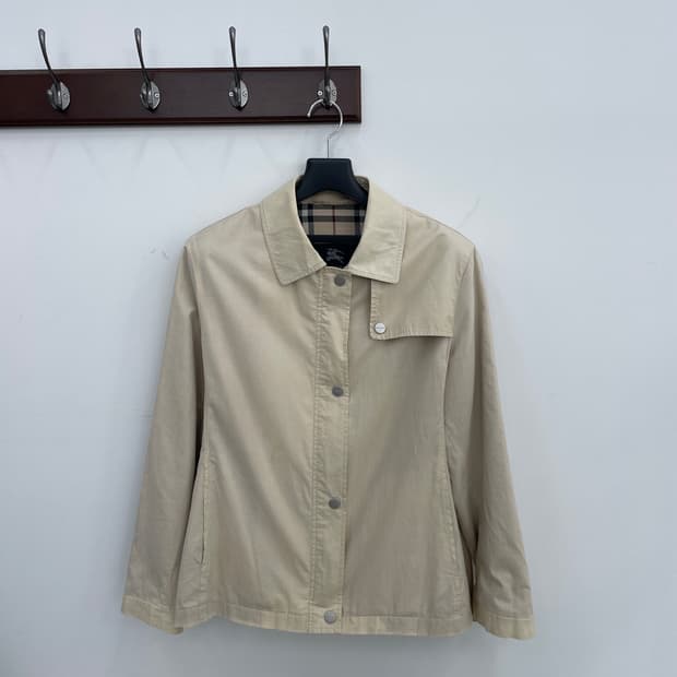 버버리 베이지 얇은 아우터 집업 자켓