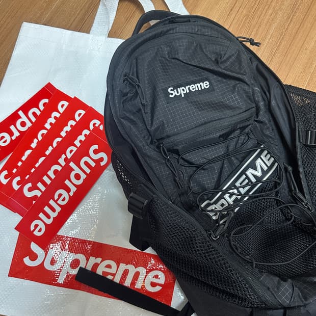 슈프림 23fw 백팩 블랙 최상급