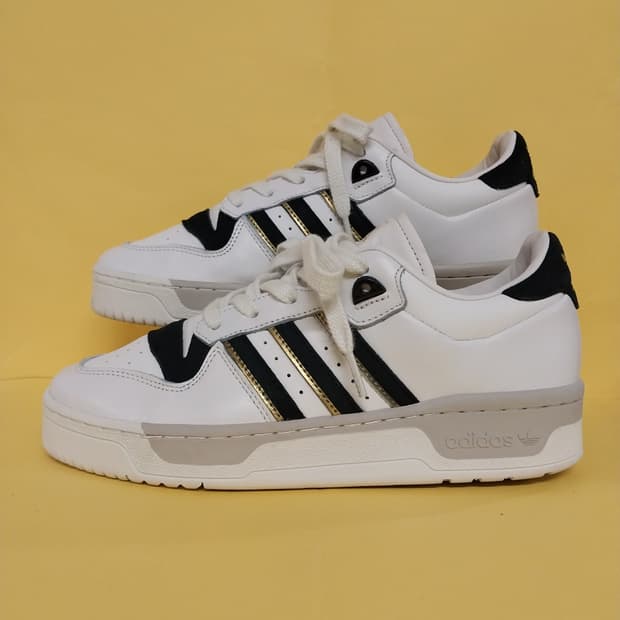 남성 아디다스 라이벌리 86 로우 가죽 스니커즈, 운동화 (255)