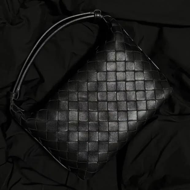 보테가베네타 월리스 미니 블랙 / 공홈 416만원