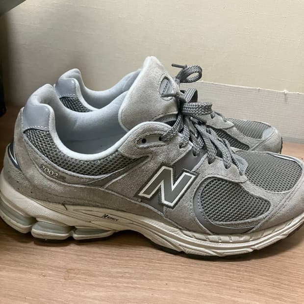 뉴발란스 2002r 285