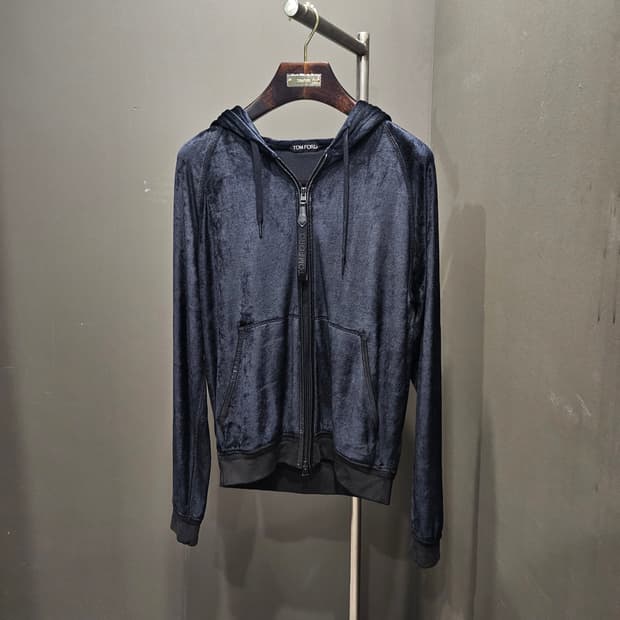 톰포드 벨루어 벨벳 레더트림 트레이닝 셋업