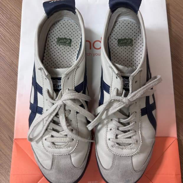 오니츠카 타이거 멕시코 66 네이비
