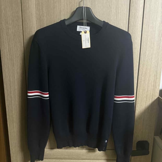 톰브라운 밀라노스티치 암밴드 니트 네이비 2