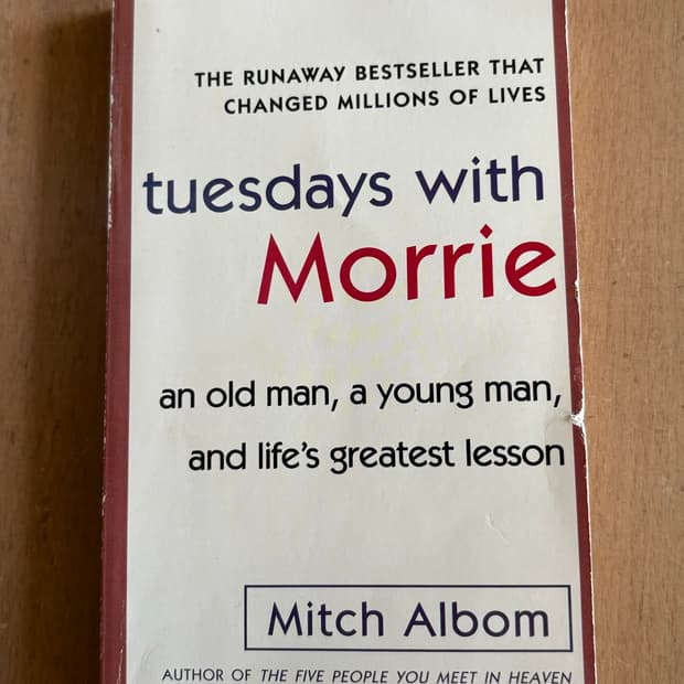 영어책📚Tuesdays with Morrie by Mitch Albom
