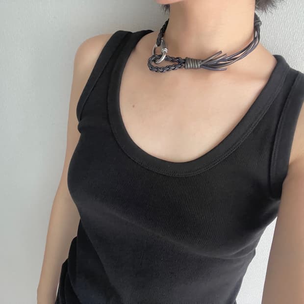 short tail purple necklace