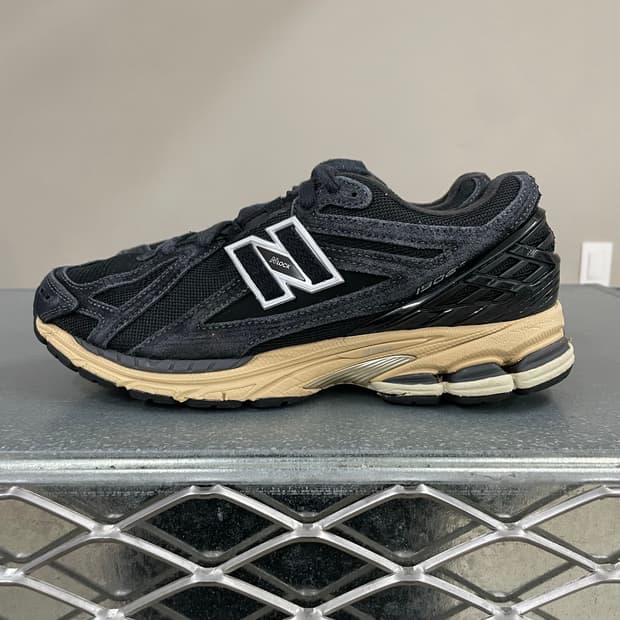 뉴발란스 1906R 블랙 타오스 260