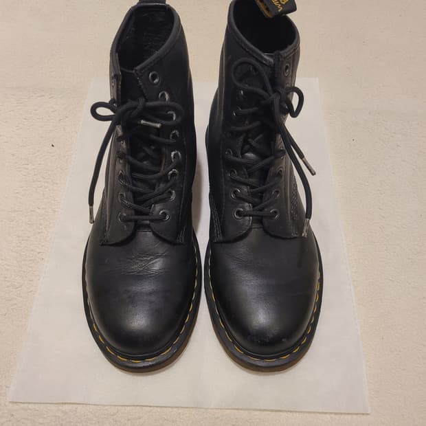 닥터마틴 1460 8홀 워커 260