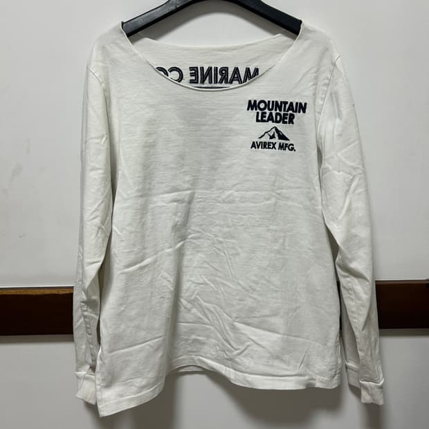 Avirex 데미지드 티셔츠 