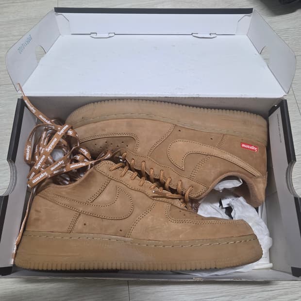 슈프림 나이키 포스 260