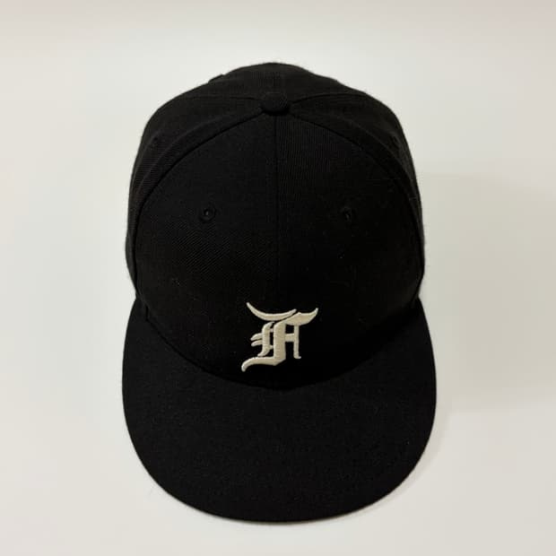 뉴에라 x 피어오브갓 에센셜 7 3/8