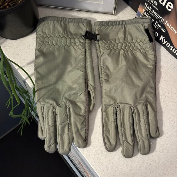 Y's for living 장갑