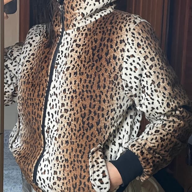 래오파드 후드 점퍼