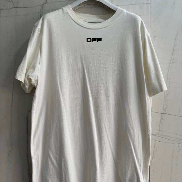 오프화이트 “CABIN BAGGAGE” 반팔 티셔츠